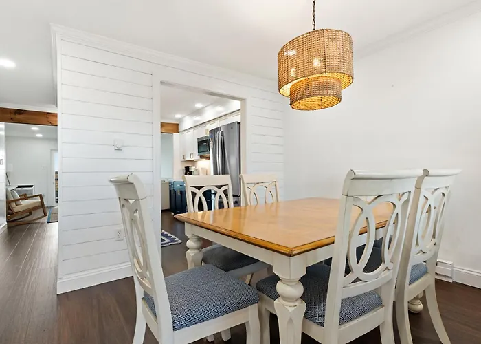 Holiday home Canalfront 2br In Ocmd W Balcony & Bay Sunset Views