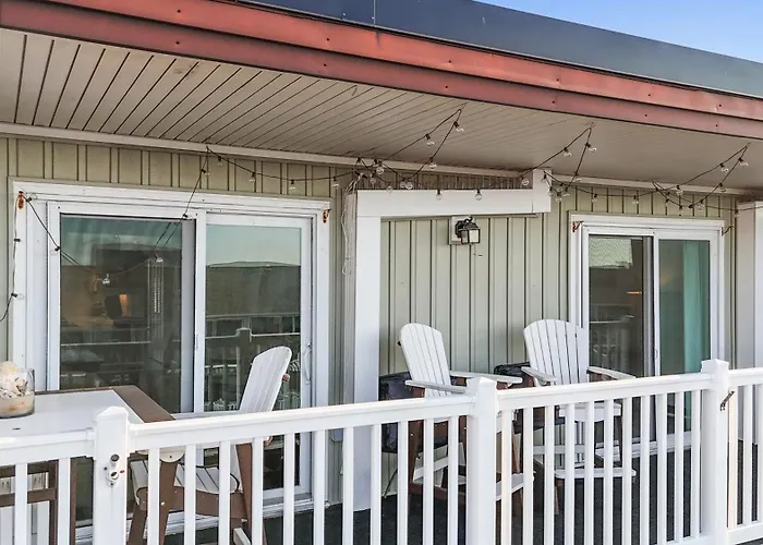 Holiday home Canalfront 2br In Ocmd W Balcony & Bay Sunset Views *