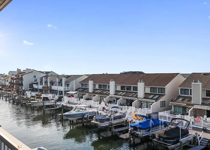 Holiday home Canalfront 2br In Ocmd W Balcony & Bay Sunset Views *