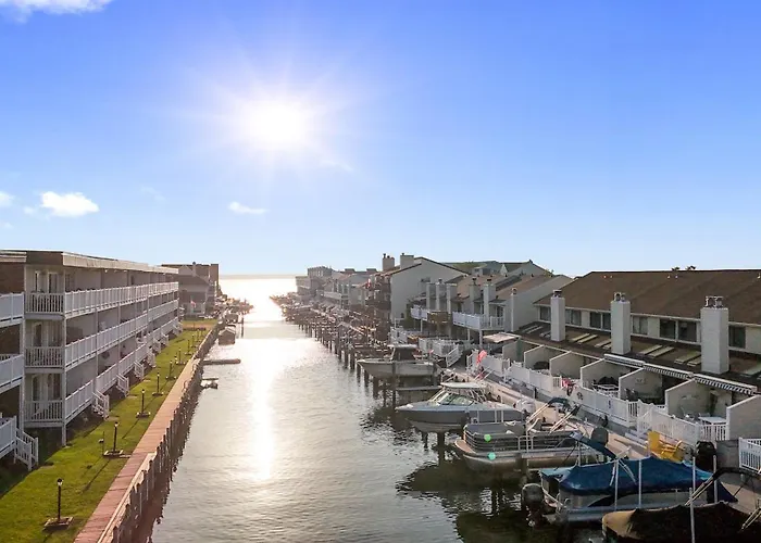 Canalfront 2br In Ocmd W Balcony & Bay Sunset Views